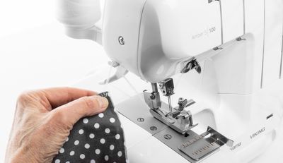 Husqvarna Amber S100 overlock