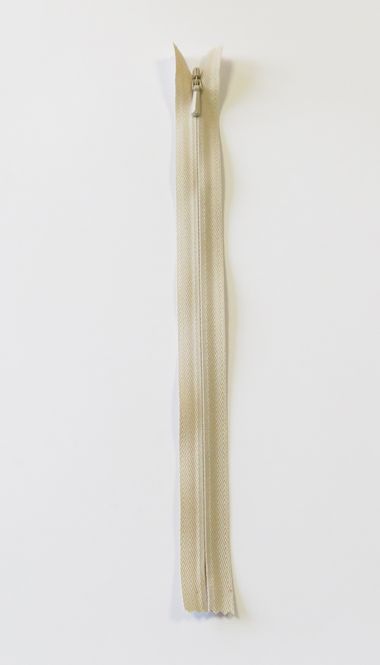  YKK 4MM USYNLIG, FAST F. SAND 18 CM