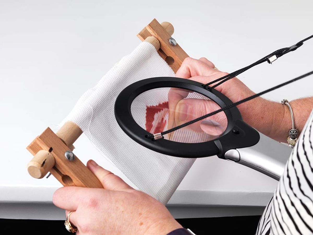 StarMag- Daylight halslampe med forstørrelsesglass LED