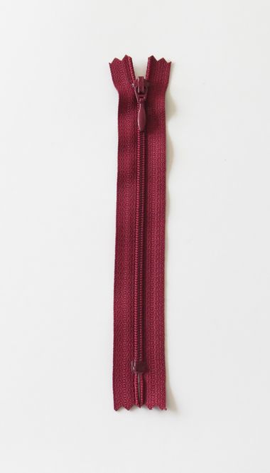  YKK 4MM SPIRAL, FAST F. BORD. 25 CM