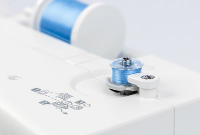 Nyhet Janome Memory Craft 1000 Silky White sy og broderimaskin