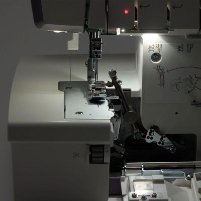 August kampanje Husqvarna Amber S300 overlock